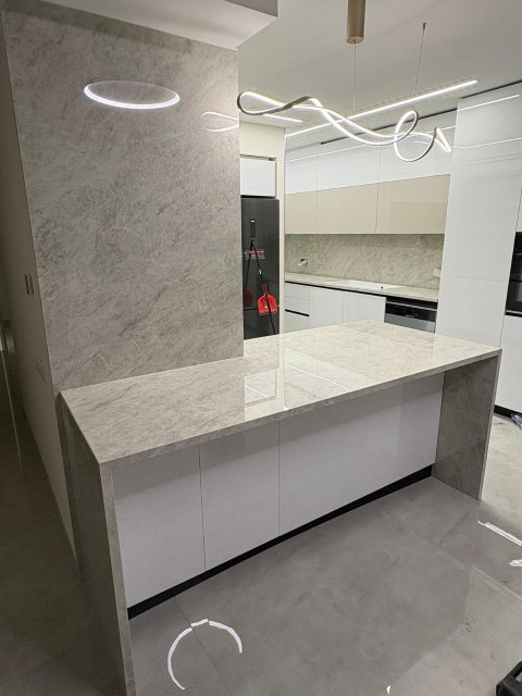 עבודות של ג'וליאן שיש עבודות של ג'וליאן שיש