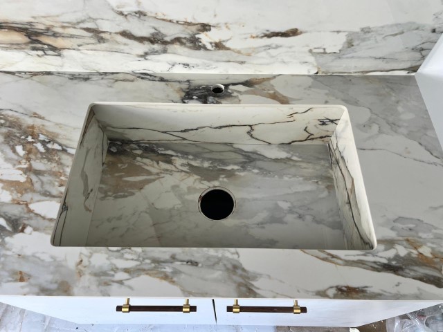 עבודות של ג'וליאן שיש עבודות של ג'וליאן שיש