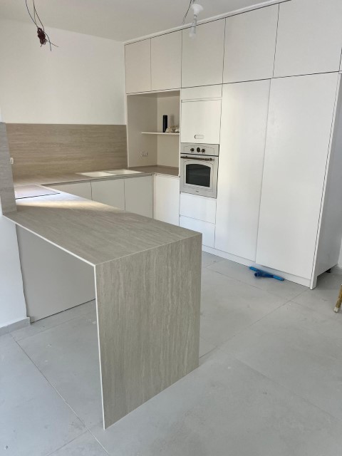 עבודות של ג'וליאן שיש עבודות של ג'וליאן שיש