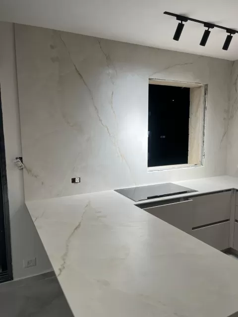 עבודות של ג'וליאן שיש עבודות של ג'וליאן שיש