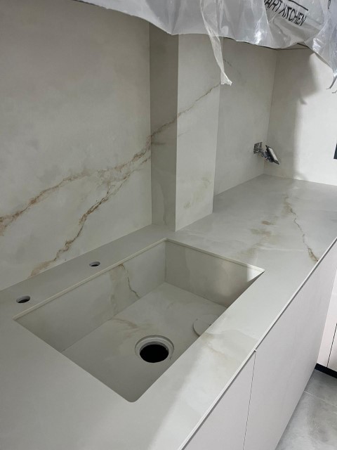 עבודות של ג'וליאן שיש עבודות של ג'וליאן שיש