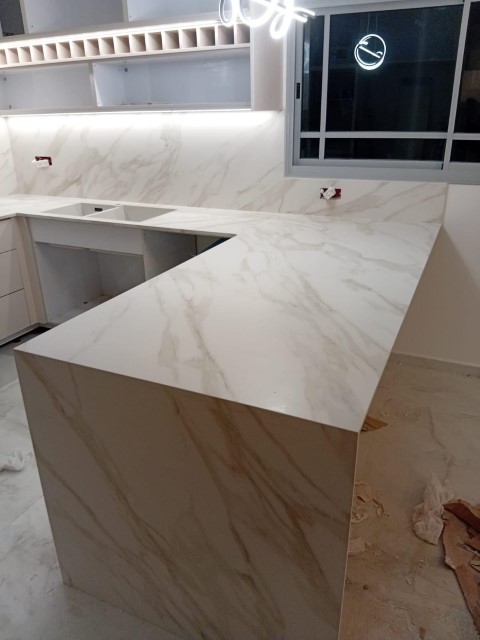 עבודות של ג'וליאן שיש עבודות של ג'וליאן שיש