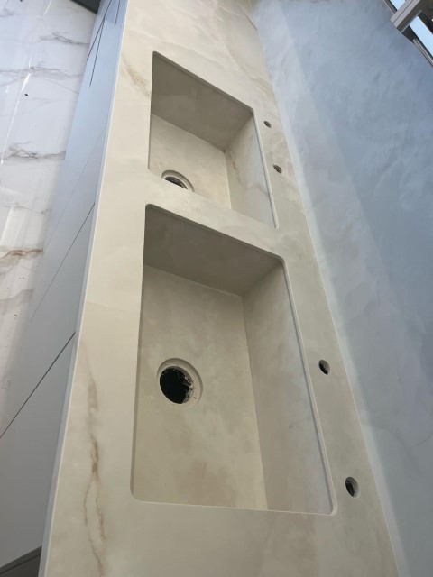 עבודות של ג'וליאן שיש עבודות של ג'וליאן שיש