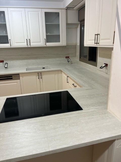 עבודות של ג'וליאן שיש עבודות של ג'וליאן שיש